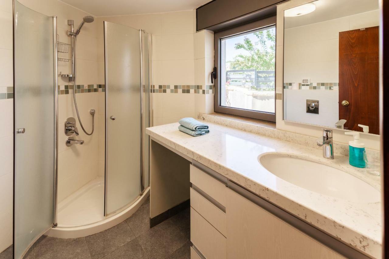 Quiet Apartment in Beit Safafa Jerusalem Exterior foto